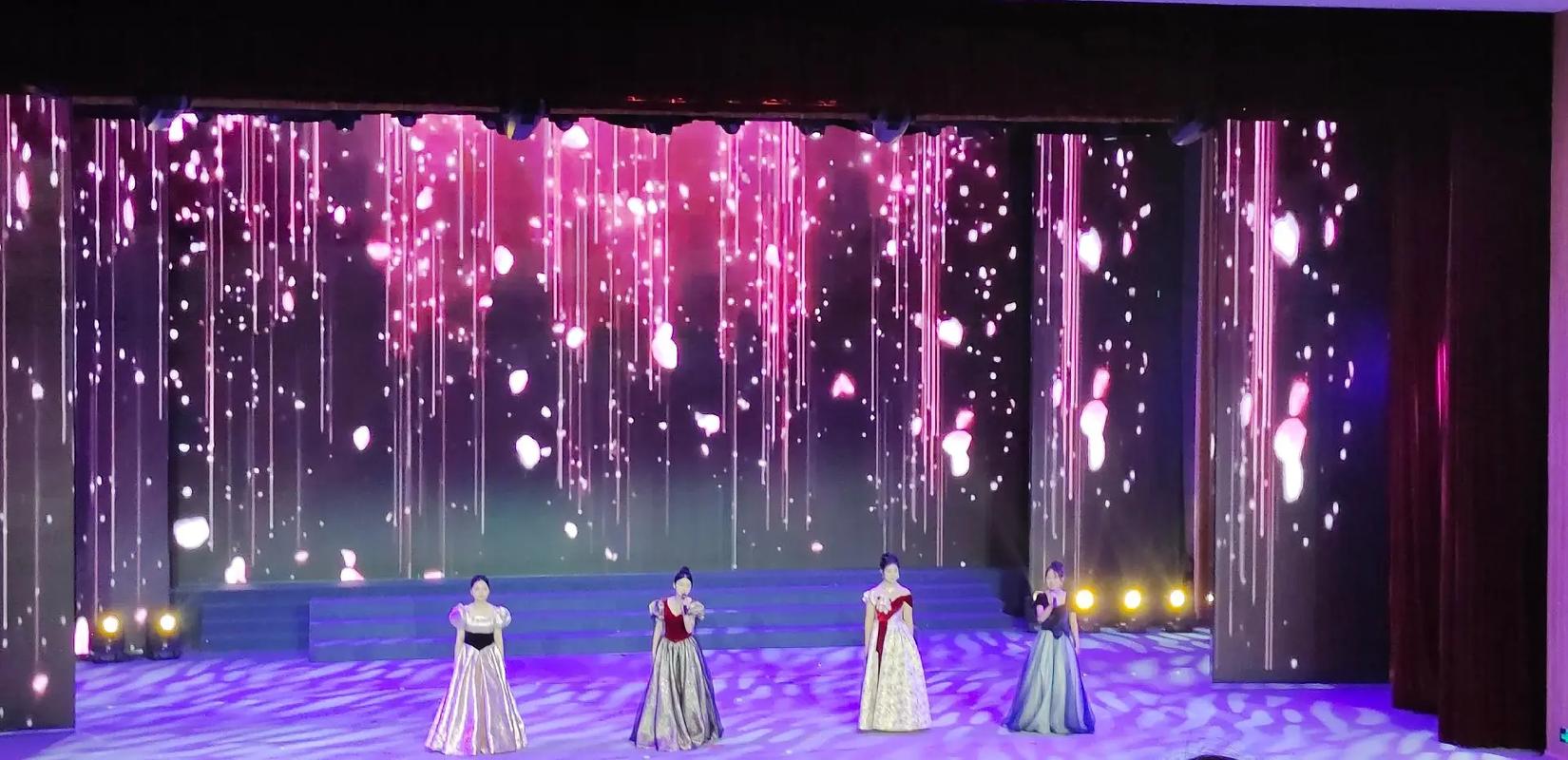 青春绽放，艺韵飞扬——我校艺术节多彩汇演献礼五四运动105周年